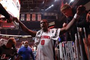 高尔夫等赛事直播-NBA彩经：湖人赢步行者 骑士击退热火 群狼阻击火箭 勇士小胜篮网